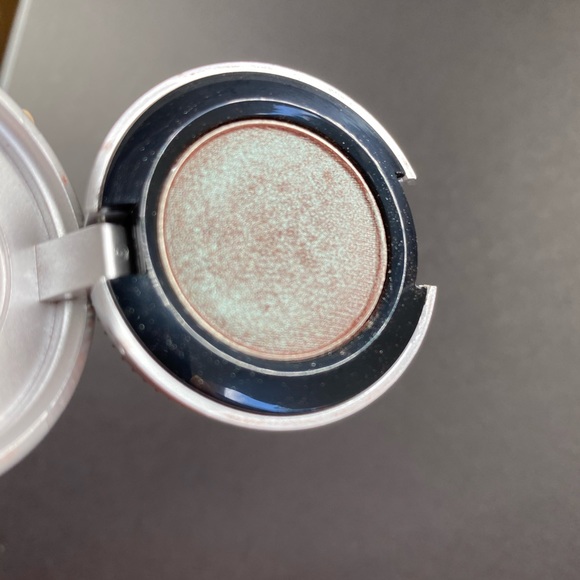 Urban Decay Eyeshadow - Picture 2 of 3
